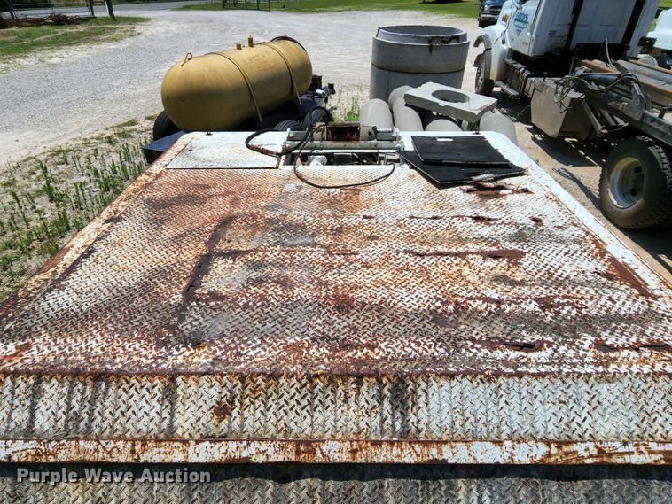 image for item MK9067 1992 Trail King TK70HTP-442  equipment trailer