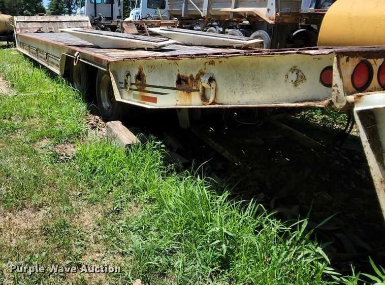 image for item MK9067 1992 Trail King TK70HTP-442  equipment trailer