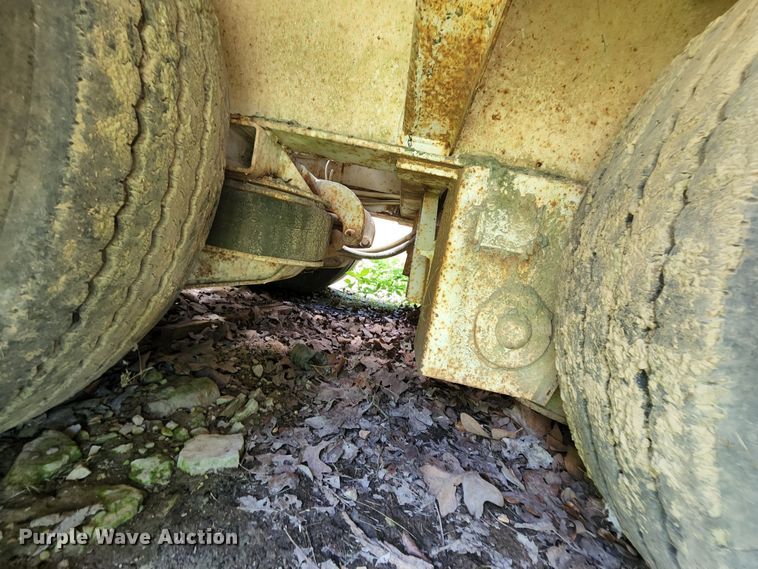 image for item MK9067 1992 Trail King TK70HTP-442  equipment trailer