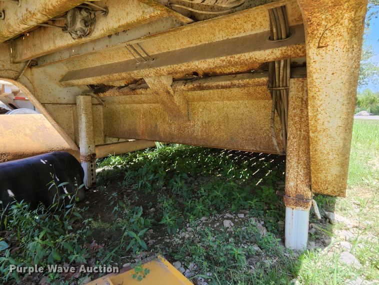 image for item MK9067 1992 Trail King TK70HTP-442  equipment trailer