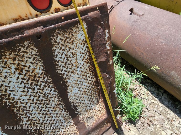 image for item MK9067 1992 Trail King TK70HTP-442  equipment trailer