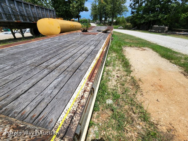 image for item MK9067 1992 Trail King TK70HTP-442  equipment trailer