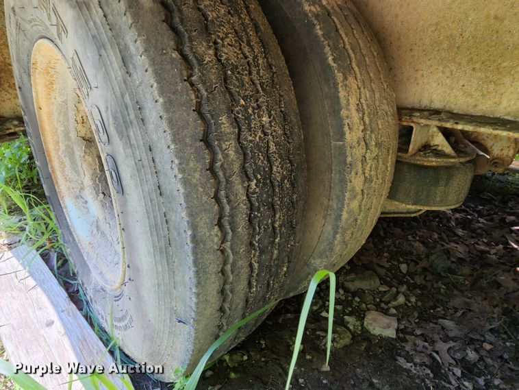 image for item MK9067 1992 Trail King TK70HTP-442  equipment trailer