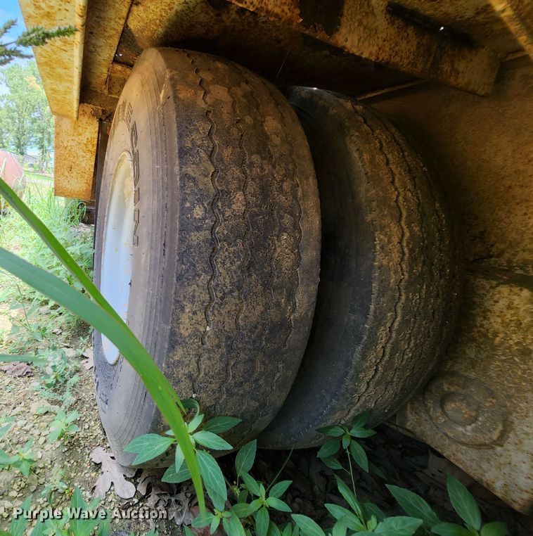 image for item MK9067 1992 Trail King TK70HTP-442  equipment trailer