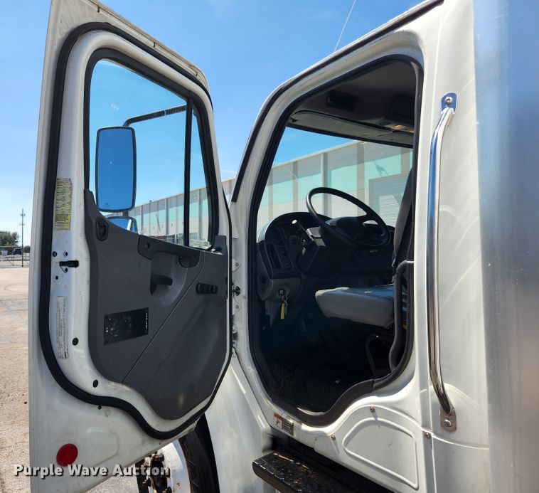 image for item MK9229 2014 Freightliner Business Class M2  box truck