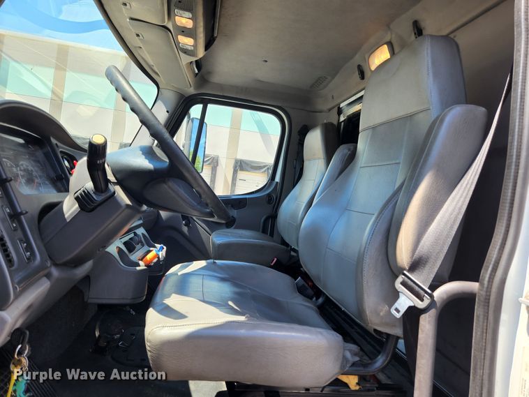 image for item MK9229 2014 Freightliner Business Class M2  box truck