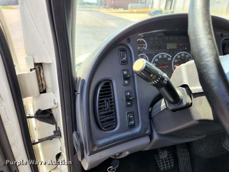 image for item MK9229 2014 Freightliner Business Class M2  box truck