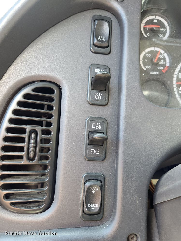 image for item MK9229 2014 Freightliner Business Class M2  box truck