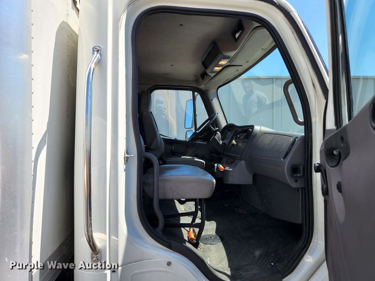 image for item MK9229 2014 Freightliner Business Class M2  box truck