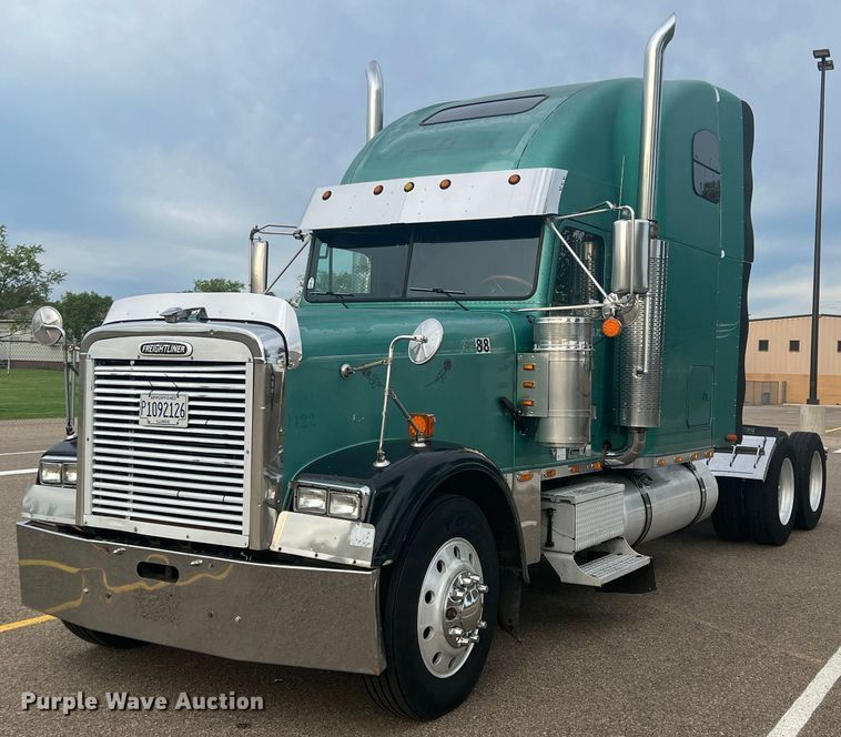 image for item MQ9785 2001 Freightliner FLD  semi truck