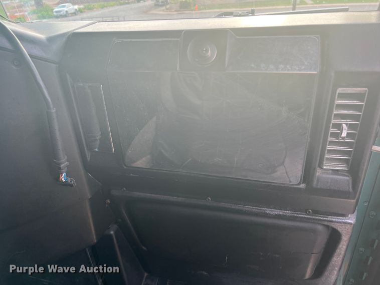 image for item MQ9785 2001 Freightliner FLD  semi truck