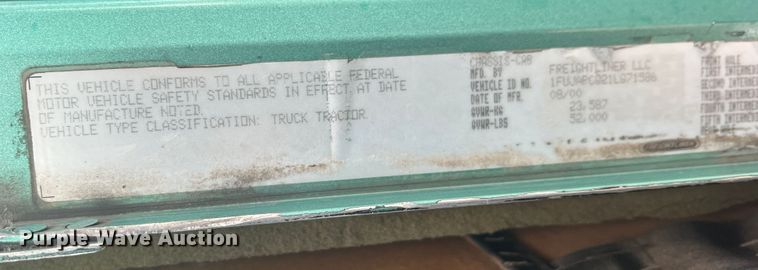 image for item MQ9785 2001 Freightliner FLD  semi truck