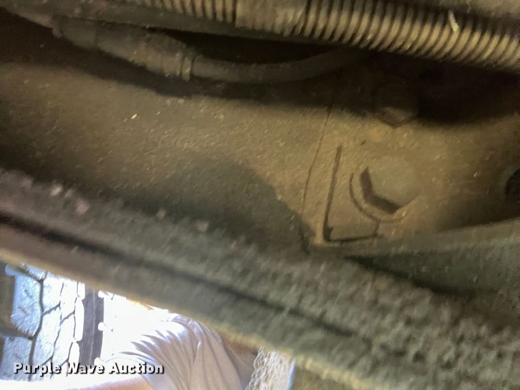 image for item MQ9789 2002 International 4900  dump truck