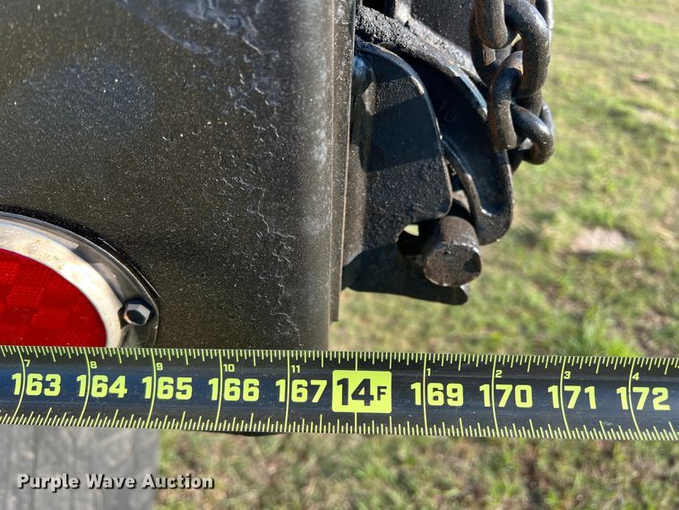 image for item MQ9789 2002 International 4900  dump truck