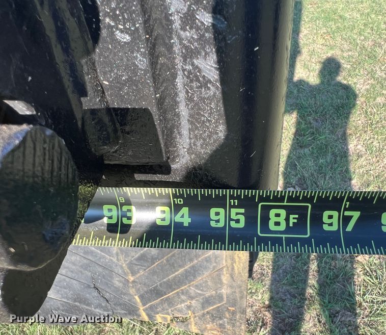 image for item MQ9789 2002 International 4900  dump truck