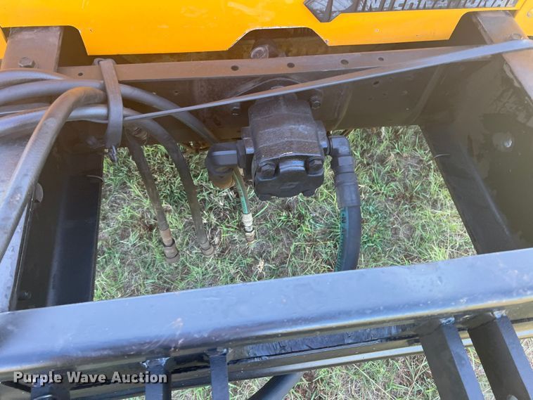 image for item MQ9789 2002 International 4900  dump truck