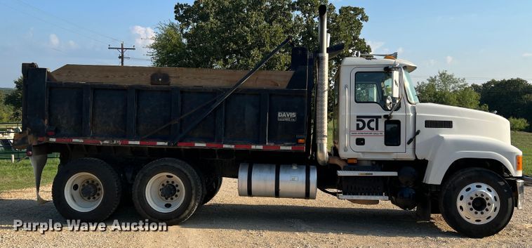 image for item MQ9812 2009 Mack CHU613  dump truck