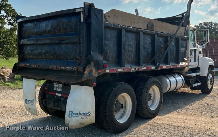 image for item MQ9812 2009 Mack CHU613  dump truck