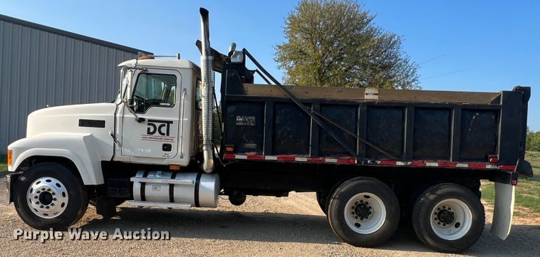 image for item MQ9812 2009 Mack CHU613  dump truck