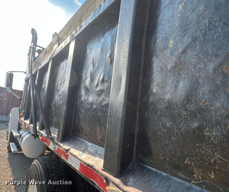 image for item MQ9812 2009 Mack CHU613  dump truck