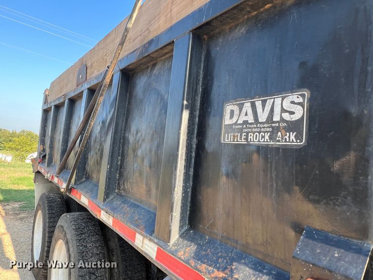 image for item MQ9812 2009 Mack CHU613  dump truck