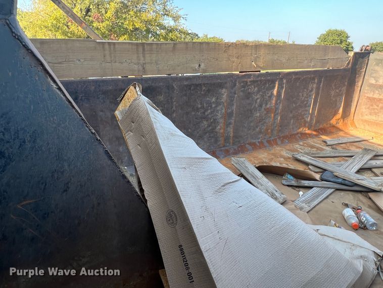 image for item MQ9812 2009 Mack CHU613  dump truck