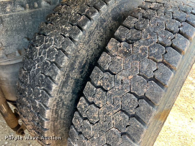 image for item MQ9812 2009 Mack CHU613  dump truck