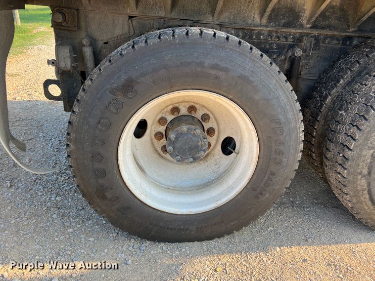 image for item MQ9812 2009 Mack CHU613  dump truck