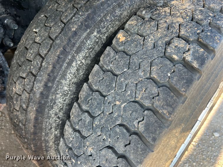 image for item MQ9812 2009 Mack CHU613  dump truck