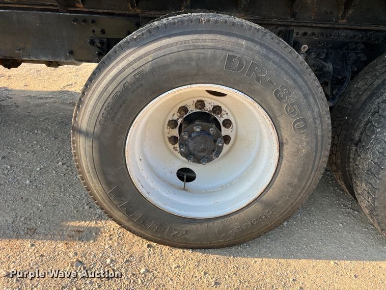 image for item MQ9812 2009 Mack CHU613  dump truck