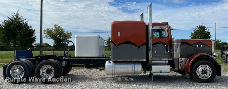 image for item MR9287 1991 Peterbilt 379  semi truck