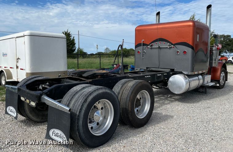 image for item MR9287 1991 Peterbilt 379  semi truck