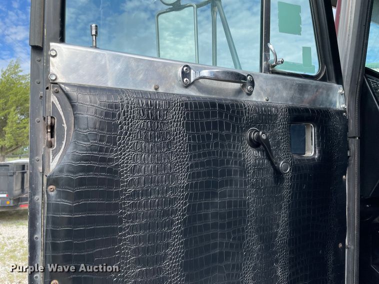 image for item MR9287 1991 Peterbilt 379  semi truck