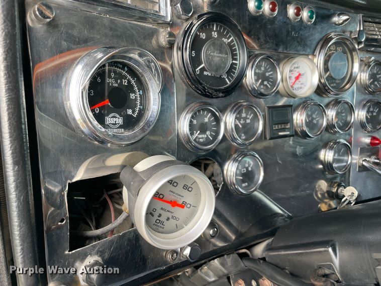 image for item MR9287 1991 Peterbilt 379  semi truck