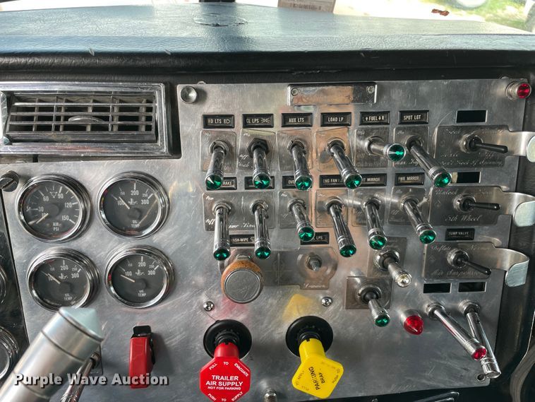 image for item MR9287 1991 Peterbilt 379  semi truck