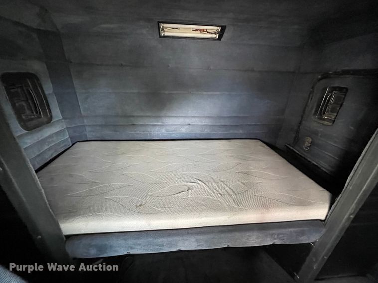 image for item MR9287 1991 Peterbilt 379  semi truck