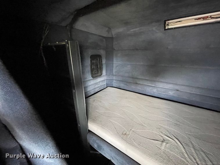 image for item MR9287 1991 Peterbilt 379  semi truck