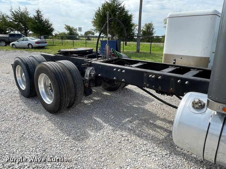 image for item MR9287 1991 Peterbilt 379  semi truck