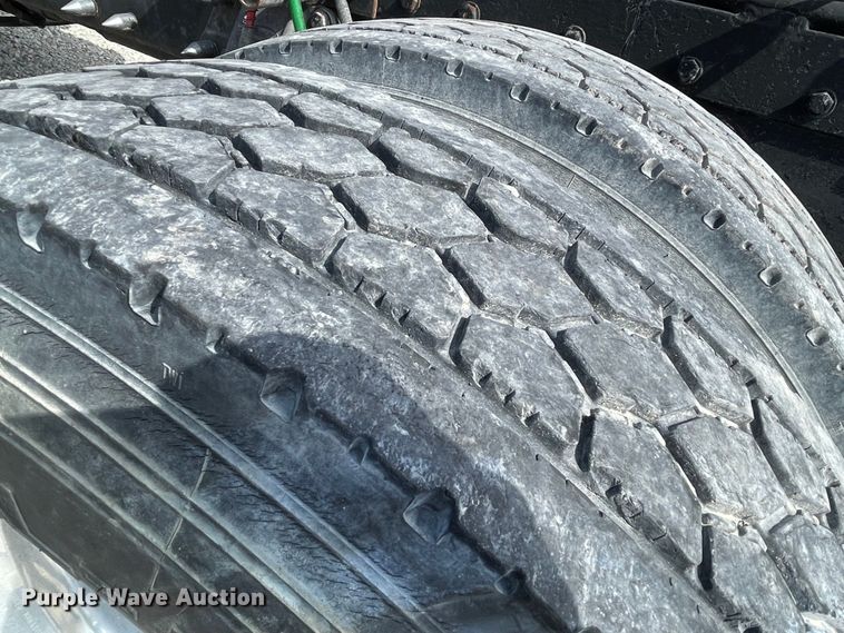 image for item MR9287 1991 Peterbilt 379  semi truck