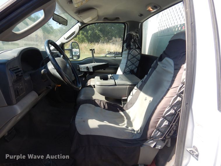 image for item DB7776 2007 Ford F550 Super Duty  utility / service truck