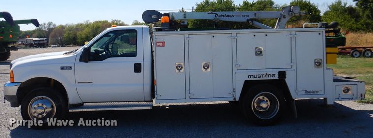 image for item DB7777 2001 Ford F550 Super Duty  utility / service truck