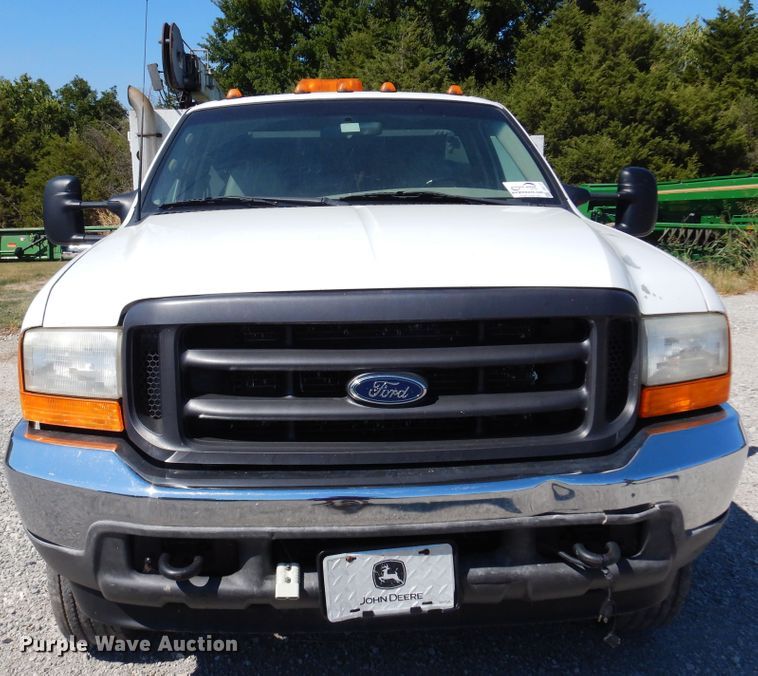 image for item DB7777 2001 Ford F550 Super Duty  utility / service truck