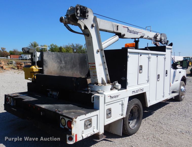 image for item DB7777 2001 Ford F550 Super Duty  utility / service truck