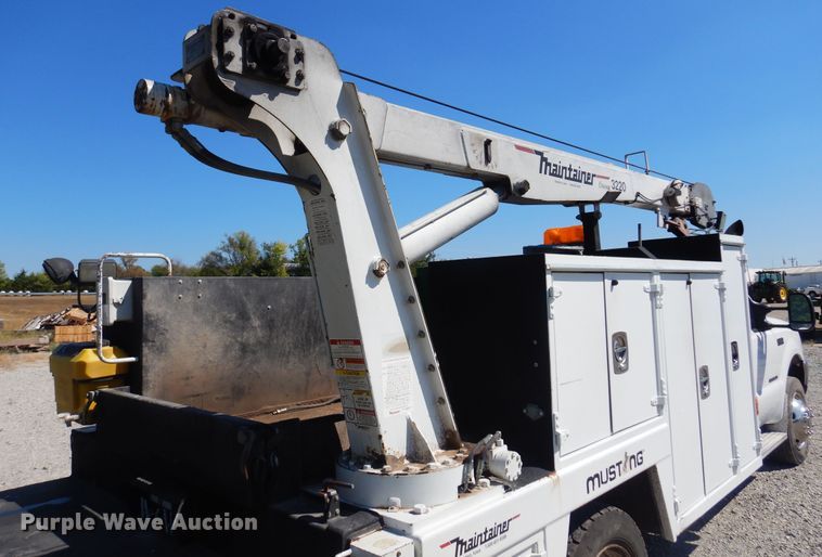 image for item DB7777 2001 Ford F550 Super Duty  utility / service truck