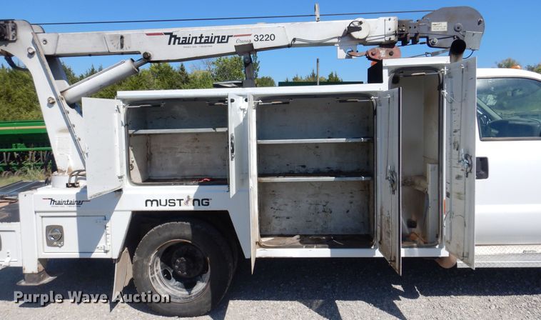 image for item DB7777 2001 Ford F550 Super Duty  utility / service truck