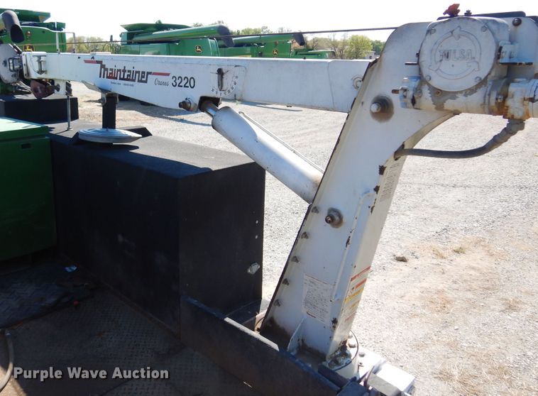 image for item DB7777 2001 Ford F550 Super Duty  utility / service truck