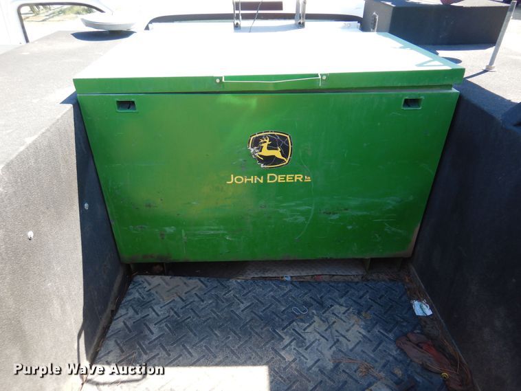 image for item DB7777 2001 Ford F550 Super Duty  utility / service truck