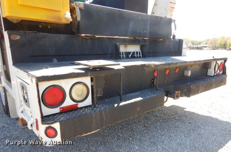 image for item DB7777 2001 Ford F550 Super Duty  utility / service truck