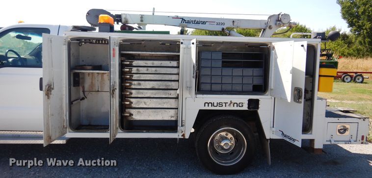 image for item DB7777 2001 Ford F550 Super Duty  utility / service truck