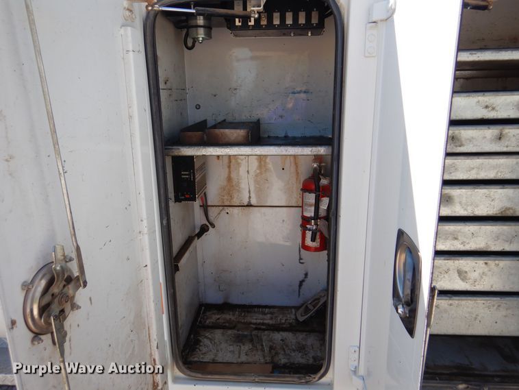 image for item DB7777 2001 Ford F550 Super Duty  utility / service truck